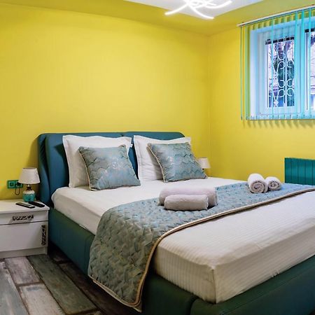 Sofiel Cozy Apartment - Top Center Sofia Bagian luar foto